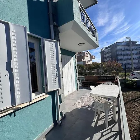 Stylish In Kusadasi, 5 Minutes To The Center And The Sea Feriehus *